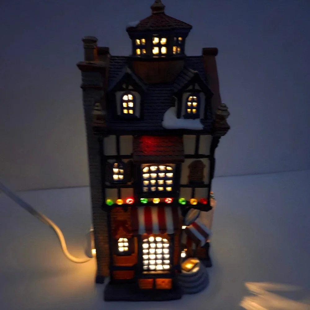 Lemax Yuletide Treasures Shoppe Shop Christmas Village Lit Members Club Box Read